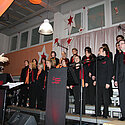 Der Chor in braver Aufstellung