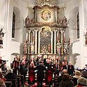 Eine gut gefüllte Kirche